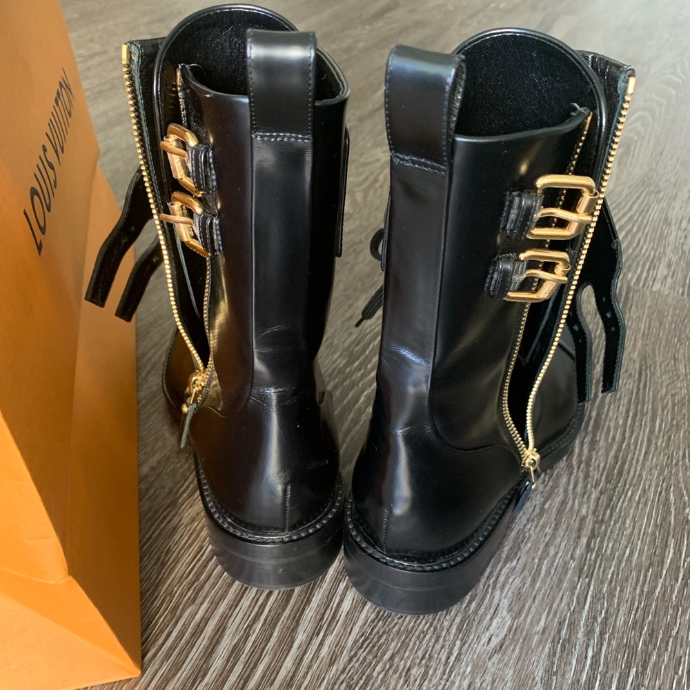 Boots - Picture 6 of 7